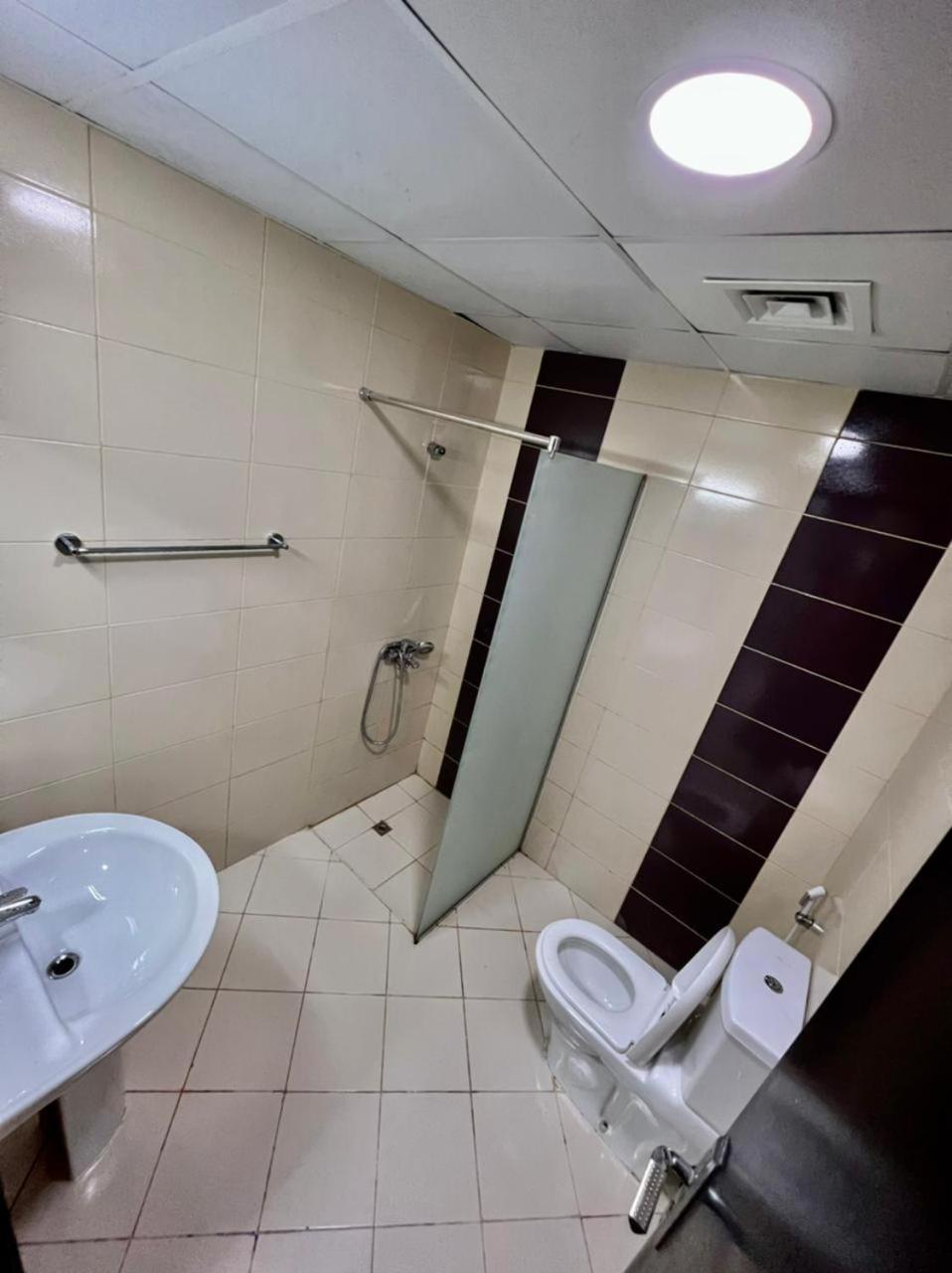 Accommodatie bij particulieren Wow Partition In Barsha 1 Near Moe Metro Dubai